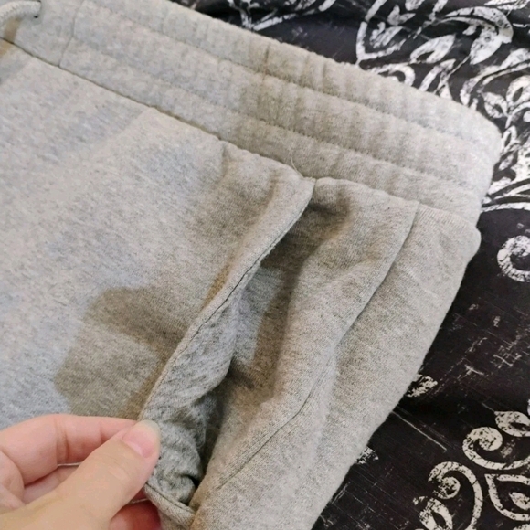 Fila Light Gray Sweatpants - Picture 5 of 11